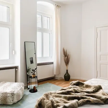 Grosses Am Kudamm Appartement *