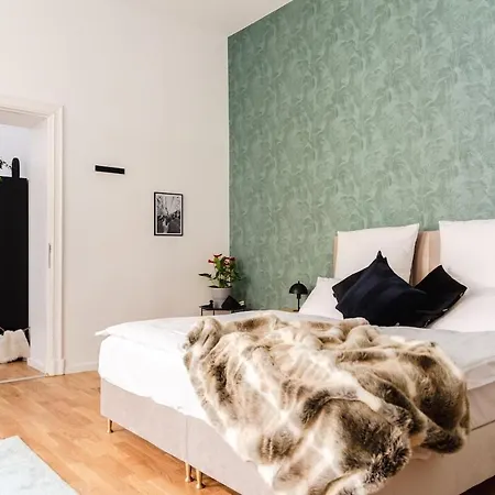 Grosses Am Kudamm Berlin