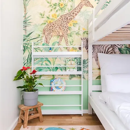 Grosses Am Kudamm Lägenhet *